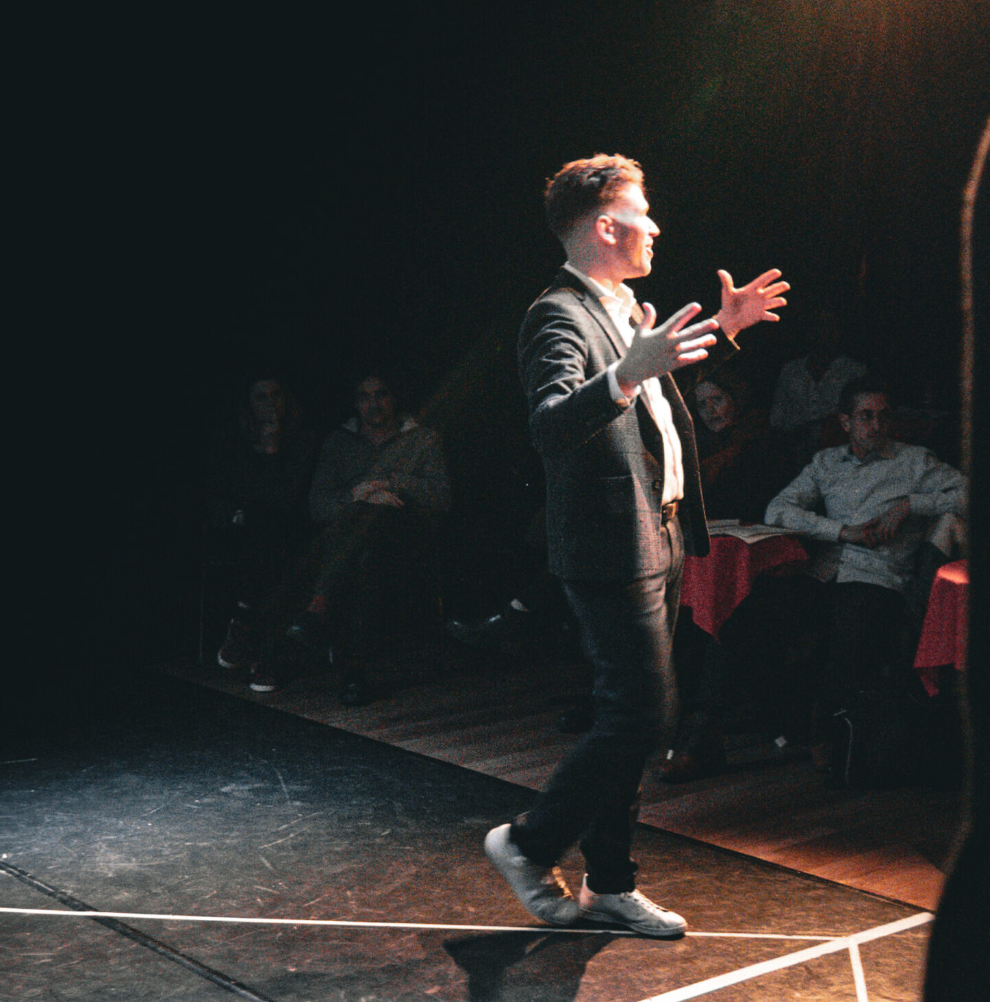 animateur stand-up maxime salah
